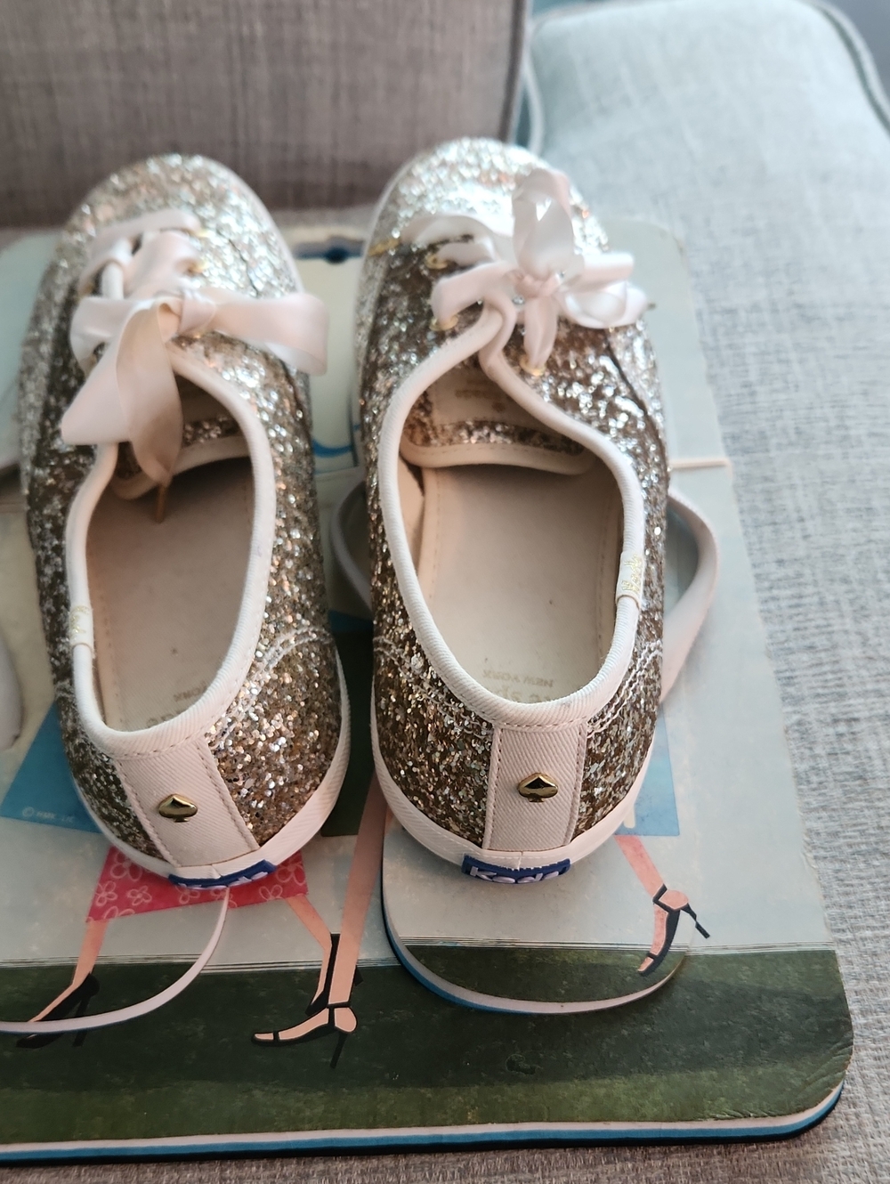 Women Sparkle Ribbon Lace Athletic Sneakers in Gold